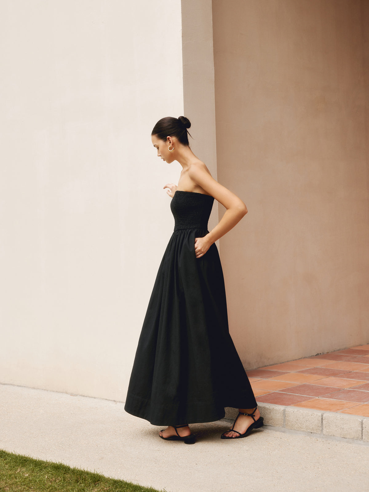 Vestido Largo sin Tirantes con Pliegues de Algodón y Lino